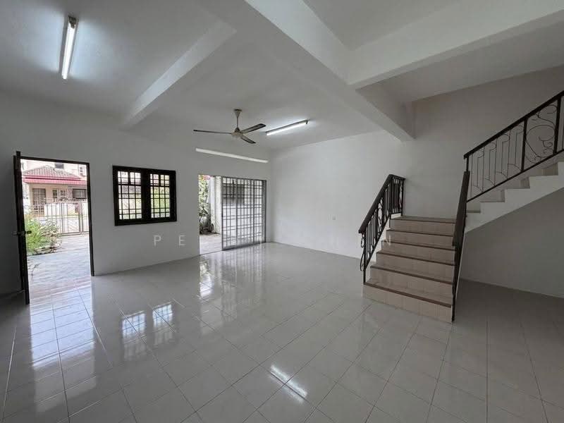 Rumah Teres 2-Tingkat untuk Dijual di Menglembu (Perak) - PENNY CHEN - Living Room - PropertyGuru.com.my