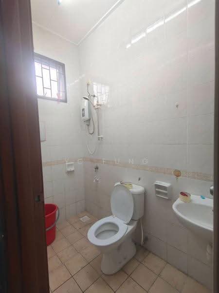 Rumah Teres 1.5-Tingkat untuk Dijual di Taman Seri Austin (Tebrau) - YC Fung - Bathroom - PropertyGuru.com.my