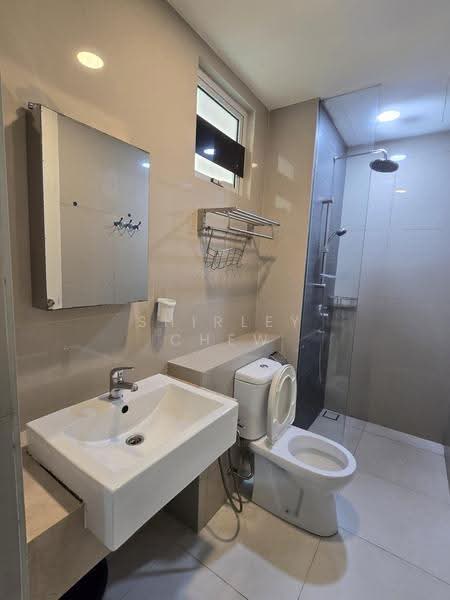 Residential Land for Rent in Taman Danau Desa (Taman Desa) - Shirley Chew - Bathroom - PropertyGuru.com.my