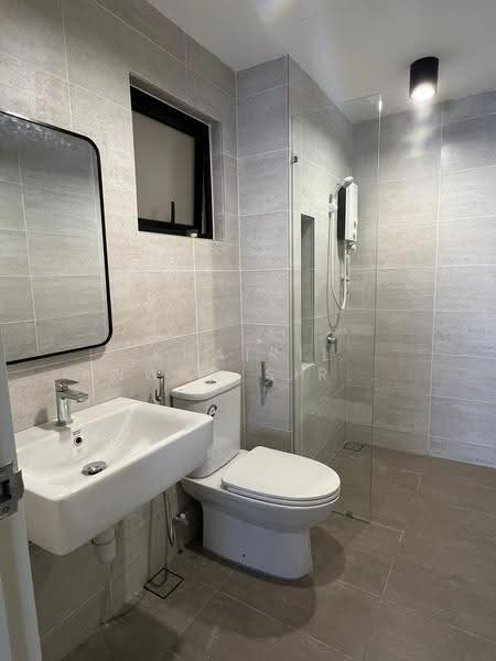 Kediaman Servis untuk Dijual di SouthPlace Residences @ Tropicana Metropark - Khairil Anwar Sirajudin - Bathroom - PropertyGuru.com.my