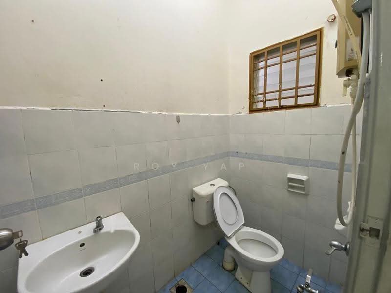 1.5-storey Terraced House for Rent in Bandar Seri Alam (Masai) - Roy Yap - Bathroom - PropertyGuru.com.my