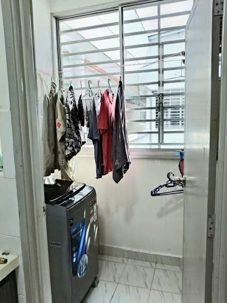 Pangsapuri untuk Dijual di Denai Nusantara Apartment - Benjamin Ong - Balcony - PropertyGuru.com.my