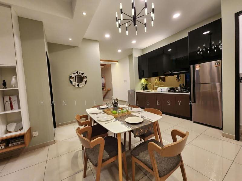 Service Residence for Sale at Parkland Residence - Yantie Qaleesya - Dining Room - PropertyGuru.com.my