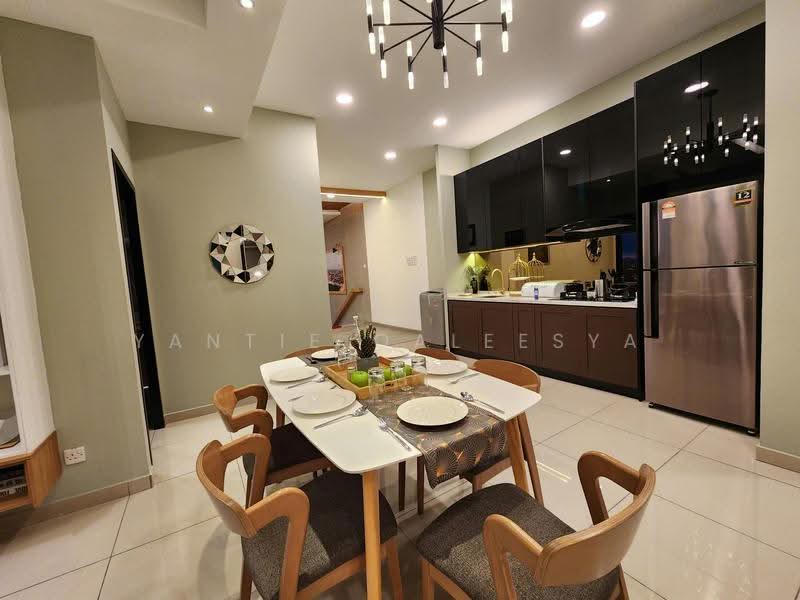 Service Residence for Sale at Parkland Residence - Yantie Qaleesya - Kitchen - PropertyGuru.com.my