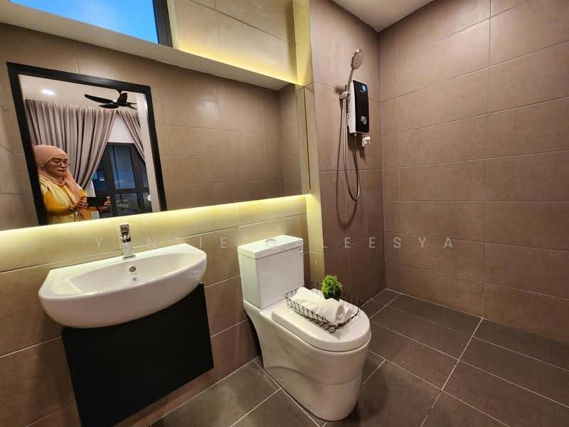 Service Residence for Sale at Parkland Residence - Yantie Qaleesya - Bathroom - PropertyGuru.com.my