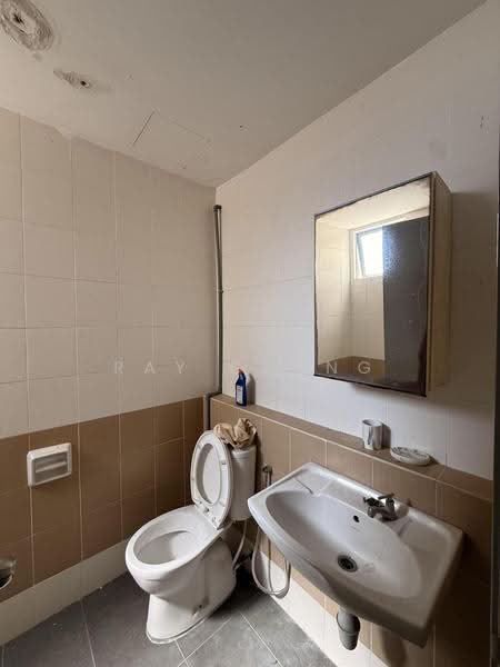 Kondominium untuk Disewa di Aman Heights Condominium - Ray Chong - Bathroom - PropertyGuru.com.my