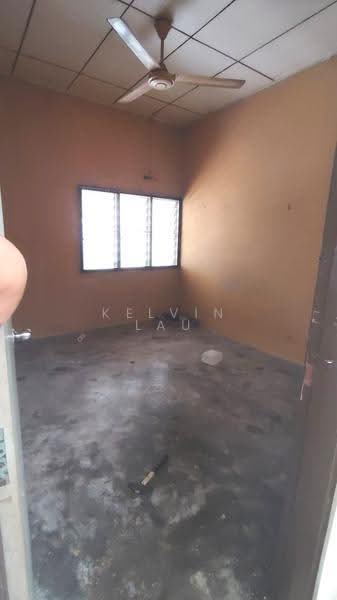 1-storey Terraced House for Sale in Jalan duku (Bachang) - Kelvin Lau - Room - PropertyGuru.com.my
