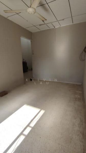 1-storey Terraced House for Sale in Jalan duku (Bachang) - Kelvin Lau - Living hall - PropertyGuru.com.my