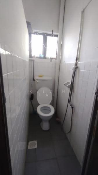1-storey Terraced House for Sale in Jalan duku (Bachang) - Kelvin Lau - Bathroom - PropertyGuru.com.my