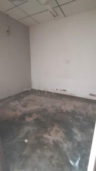 1-storey Terraced House for Sale in Jalan duku (Bachang) - Kelvin Lau - Room - PropertyGuru.com.my