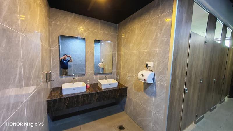 Retail Space untuk Dijual di Puchong (Selangor) - Yew Long Woi - Bathroom - PropertyGuru.com.my
