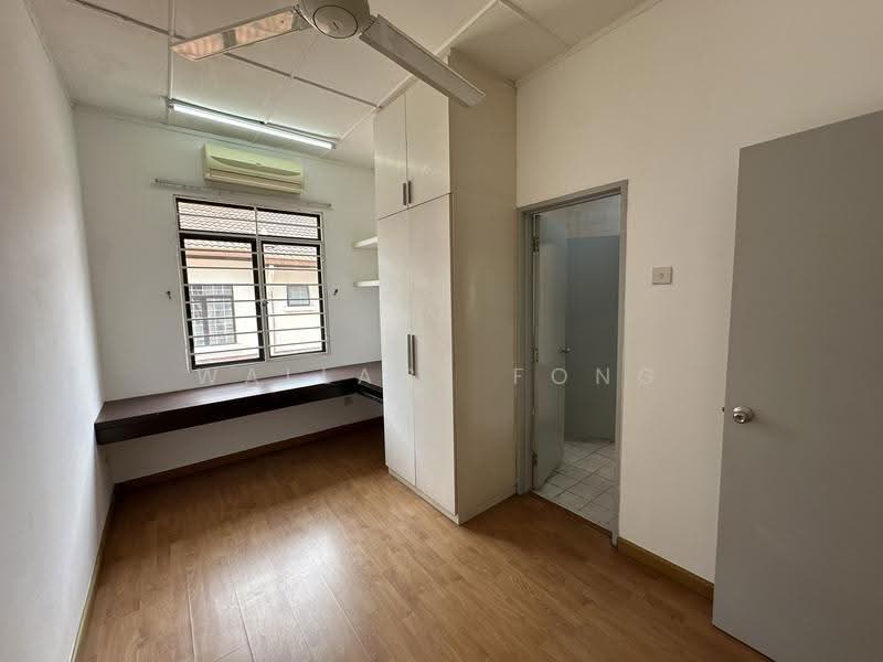 Cluster House for Sale in Taman Mutiara Indah (Puchong) - Wallace Fong - Study - PropertyGuru.com.my