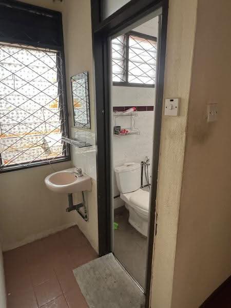 Rumah Teres 2-Tingkat untuk Disewa di Bayan Baru (Penang) - CK Goh - Bathroom - PropertyGuru.com.my