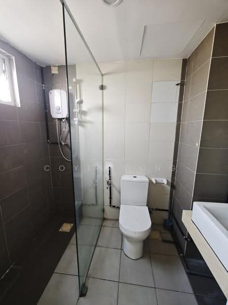 Kondominium untuk Dijual di First Residence (Residensi Unggul) - Coyee Wong - Bathroom - PropertyGuru.com.my