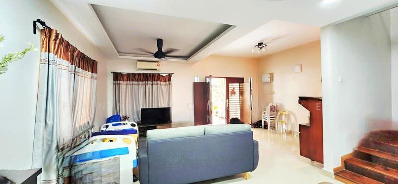 2-storey Terraced House for Sale in Kampung Raja Uda (Port Klang (Pelabuhan Klang)) - Fanny Yong Yoke Fen - Living Room - PropertyGuru.com.my