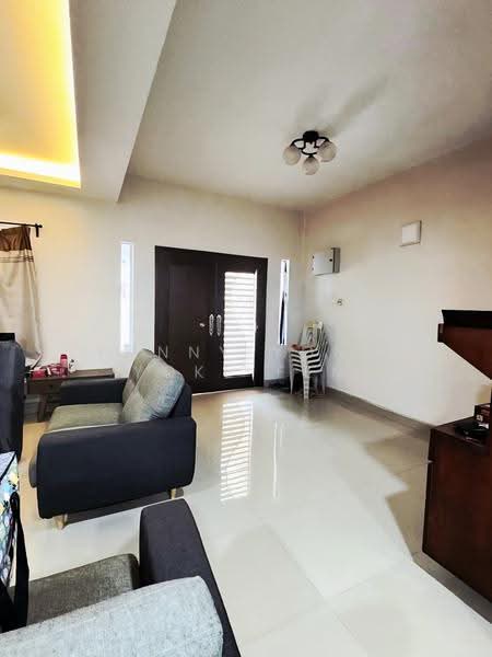 2-storey Terraced House for Sale in Kampung Raja Uda (Port Klang (Pelabuhan Klang)) - Fanny Yong Yoke Fen - Living Room - PropertyGuru.com.my