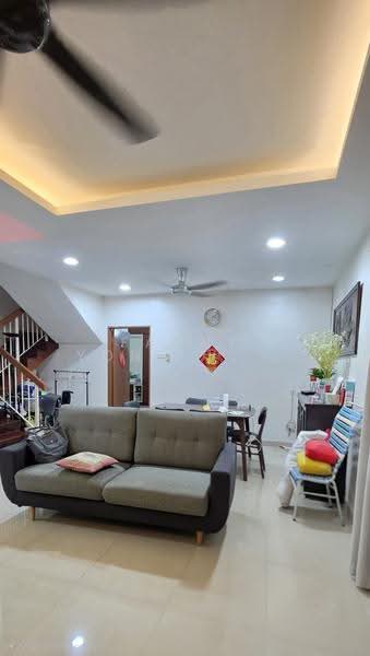 2-storey Terraced House for Sale in Kampung Raja Uda (Port Klang (Pelabuhan Klang)) - Fanny Yong Yoke Fen - Living Room - PropertyGuru.com.my