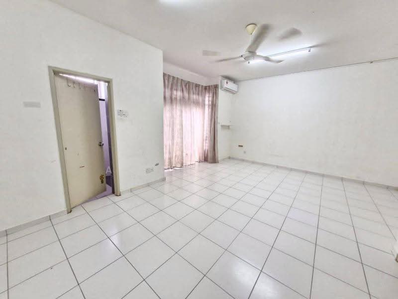 2-storey Terraced House for Sale in Taman Desa Tebrau (Tebrau) - Anson Chua - Living Room - PropertyGuru.com.my