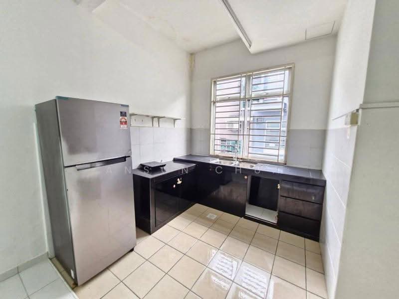 2-storey Terraced House for Sale in Taman Desa Tebrau (Tebrau) - Anson Chua - Kitchen - PropertyGuru.com.my