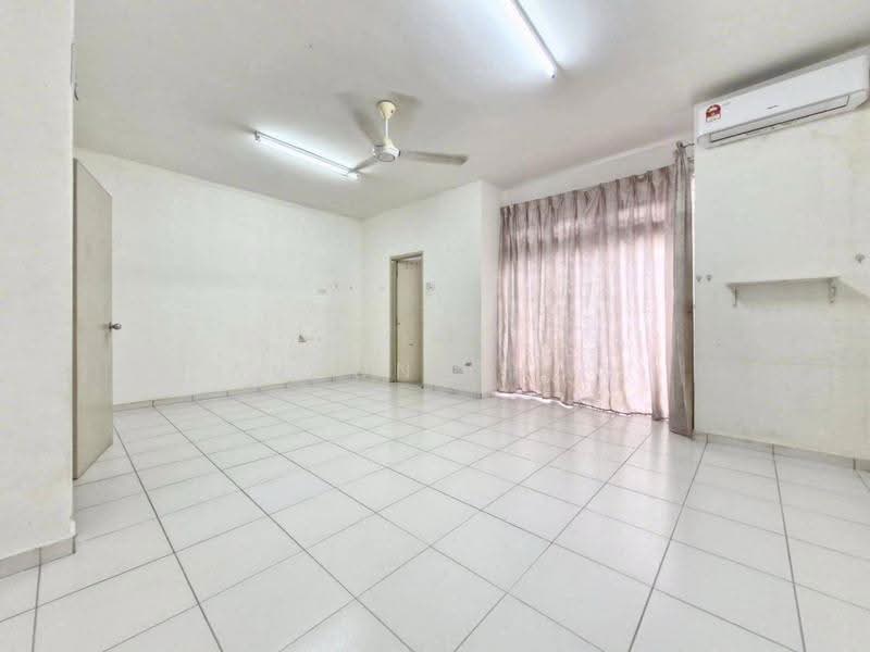 2-storey Terraced House for Sale in Taman Desa Tebrau (Tebrau) - Anson Chua - Living Room - PropertyGuru.com.my