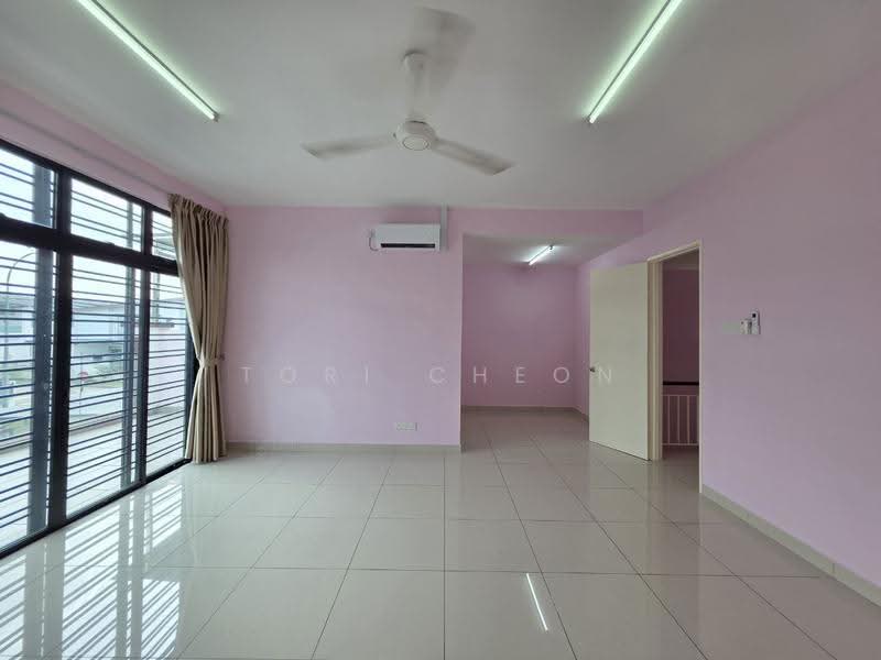 2-storey Terraced House for Rent in Ulu Tiram (Johor) - Tori Cheon - Living Room - PropertyGuru.com.my