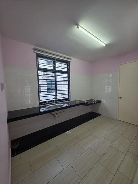 2-storey Terraced House for Rent in Ulu Tiram (Johor) - Tori Cheon - Kitchen - PropertyGuru.com.my