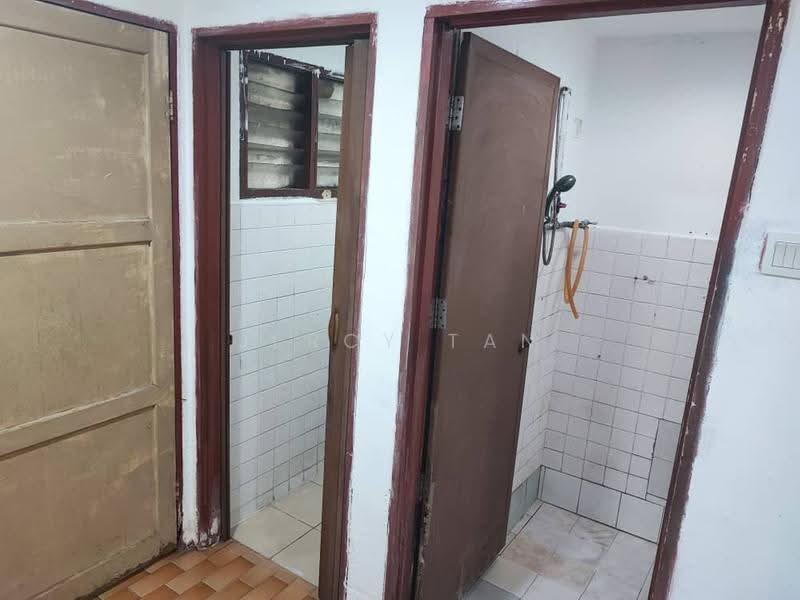 1-storey Terraced House for Sale in Jalan Klang Lama (Old Klang Road) (Kuala Lumpur) - Jercy Tan - Bathroom - PropertyGuru.com.my