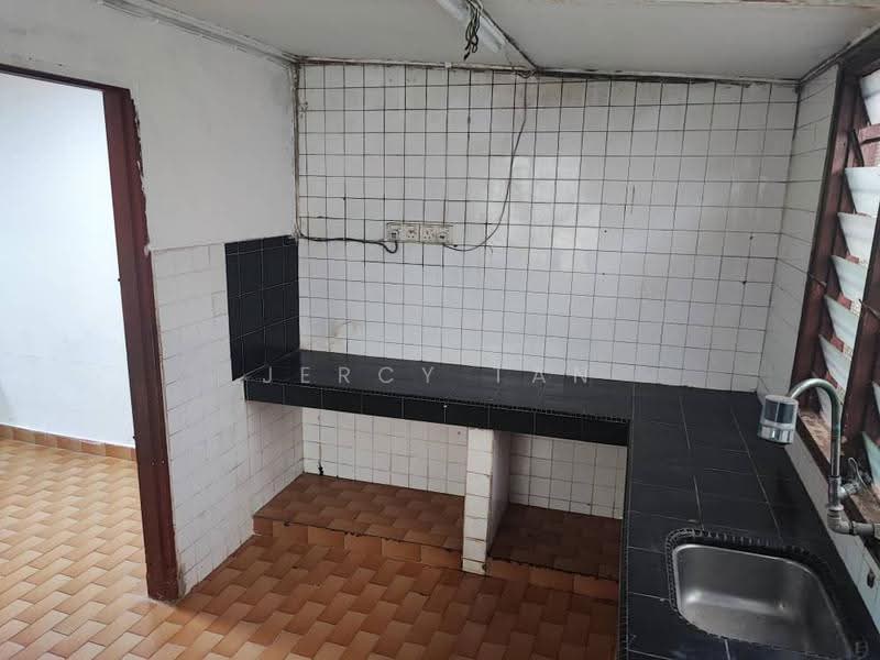 1-storey Terraced House for Sale in Jalan Klang Lama (Old Klang Road) (Kuala Lumpur) - Jercy Tan - Kitchen - PropertyGuru.com.my