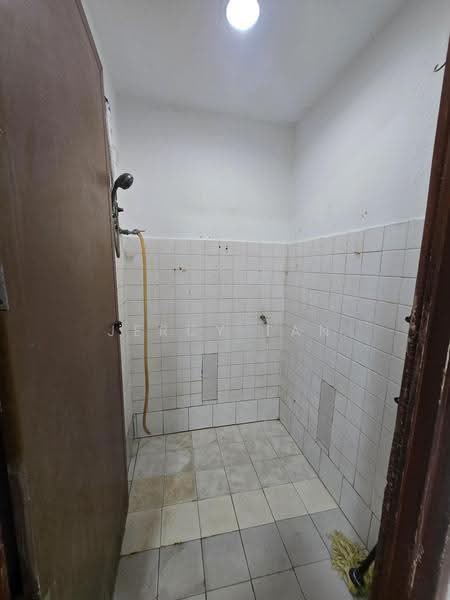Rumah Teres 1-Tingkat untuk Dijual di Jalan Klang Lama (Old Klang Road) (Kuala Lumpur) - Jercy Tan - Bathroom - PropertyGuru.com.my
