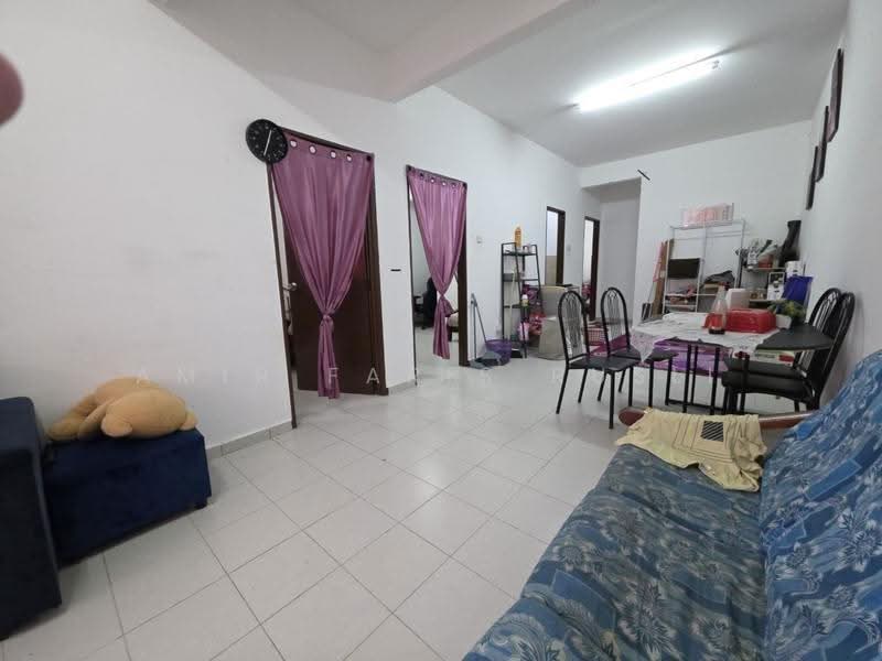 Rumah Bandar untuk Dijual di Taman Scientex Senai (Senai) - Amir Faris Rusli - Living Room - PropertyGuru.com.my