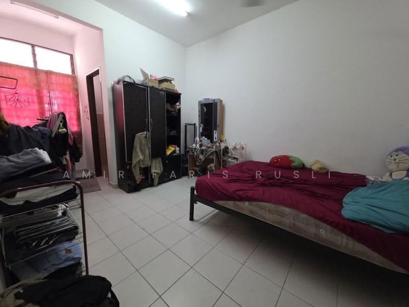 Rumah Bandar untuk Dijual di Taman Scientex Senai (Senai) - Amir Faris Rusli - Bedroom - PropertyGuru.com.my