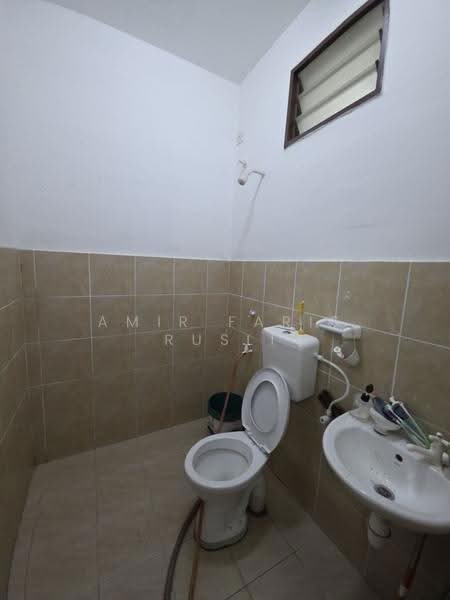 Rumah Bandar untuk Dijual di Taman Scientex Senai (Senai) - Amir Faris Rusli - Bathroom - PropertyGuru.com.my