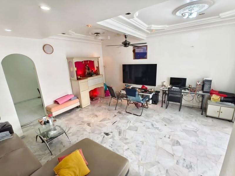 Rumah Teres 2-Tingkat untuk Dijual di Taman Ungku Tun Aminah (Skudai) - Janice . - Living Room - PropertyGuru.com.my