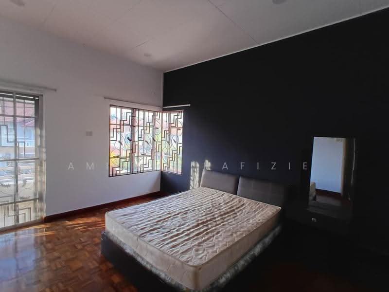 Rumah Kluster untuk Dijual di Bukit Mahkota (Bangi) - Amierul Hafizie - Bedroom - PropertyGuru.com.my