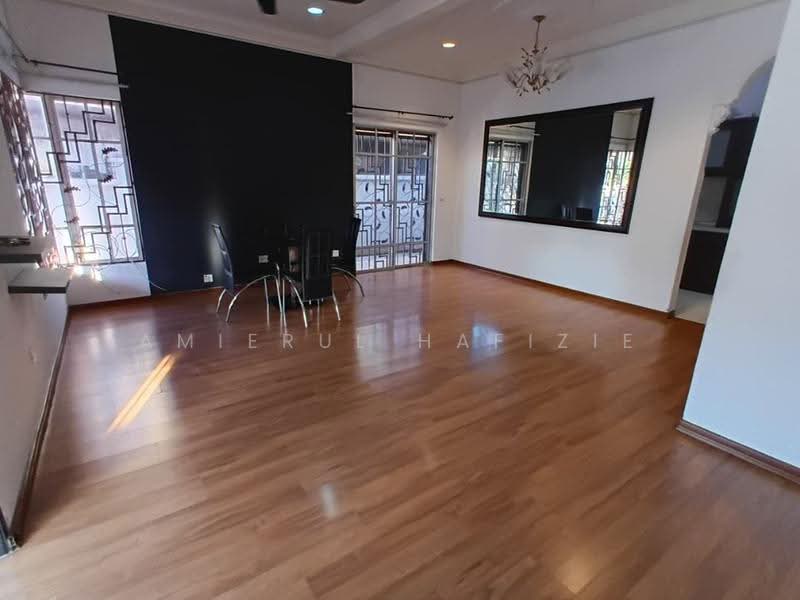 Rumah Kluster untuk Dijual di Bukit Mahkota (Bangi) - Amierul Hafizie - Dining Room - PropertyGuru.com.my