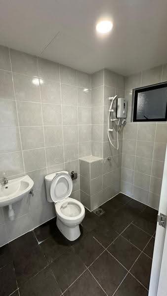 Kediaman Servis untuk Disewa di Duduk Se.Ruang @ Eco Sanctuary - Elle Chiew - Bathroom - PropertyGuru.com.my