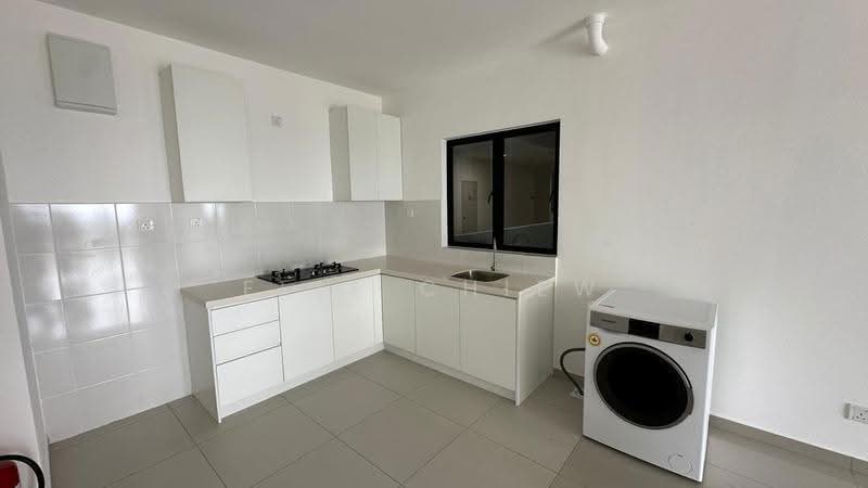 Kediaman Servis untuk Disewa di Duduk Se.Ruang @ Eco Sanctuary - Elle Chiew - Kitchen - PropertyGuru.com.my
