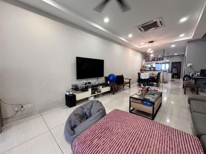 Rumah Teres 2-Tingkat untuk Dijual di Laman Glenmarie (Shah Alam) - Jerro Loh - Living Room - PropertyGuru.com.my
