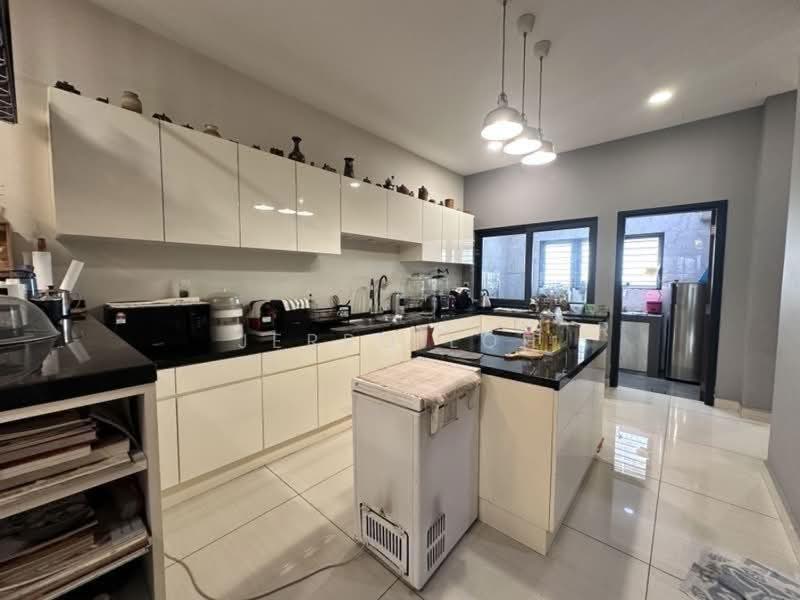 Rumah Teres 2-Tingkat untuk Dijual di Laman Glenmarie (Shah Alam) - Jerro Loh - Kitchen - PropertyGuru.com.my
