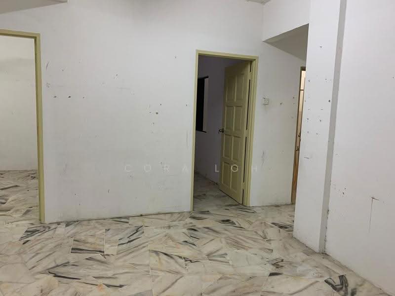 Pangsapuri untuk Dijual di Taman Desa Kempas - Cora Loh - Interior - PropertyGuru.com.my