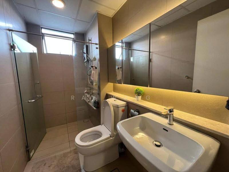 Kondominium untuk Dijual di The WaterEdge (Pinggiran Air) - Ray Wong - Bathroom - PropertyGuru.com.my