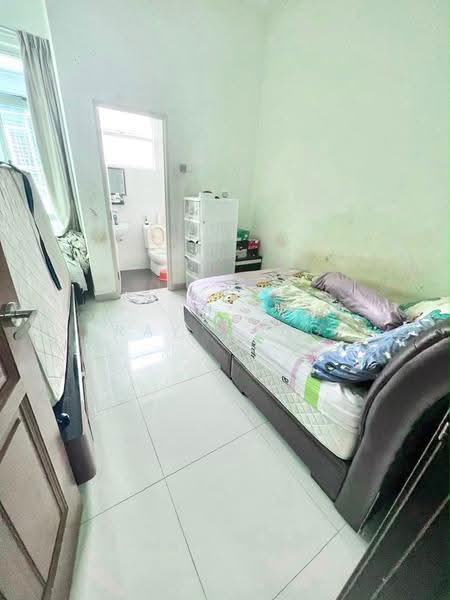 2-storey Terraced House for Sale in Taman Mount Austin (Tebrau) - Ray Wong - Bedroom - PropertyGuru.com.my
