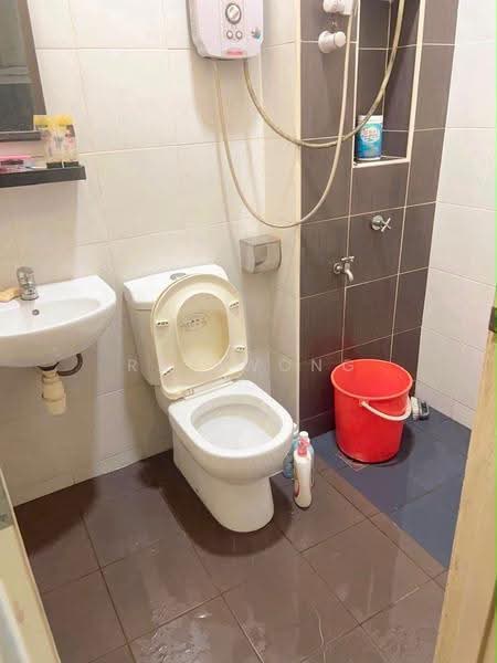 2-storey Terraced House for Sale in Taman Mount Austin (Tebrau) - Ray Wong - Bathroom - PropertyGuru.com.my