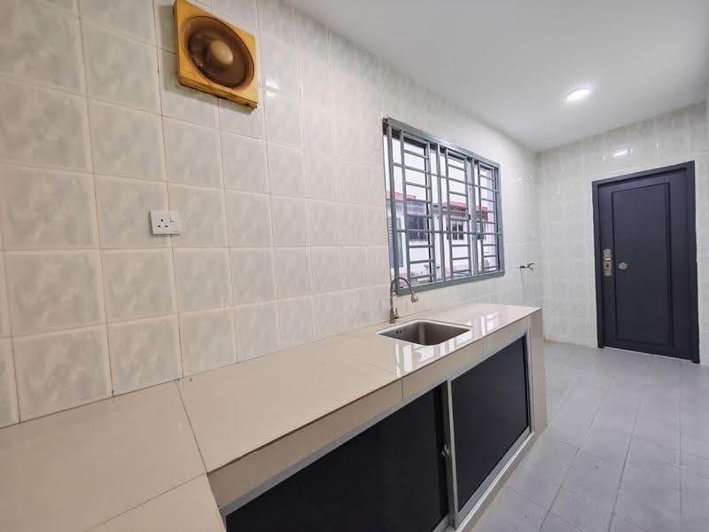 Rumah Teres 1-Tingkat untuk Dijual di Taman Megah Ria (Masai) - Ray Wong - Kitchen - PropertyGuru.com.my