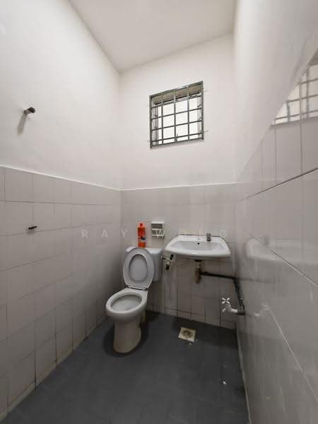 Rumah Teres 1-Tingkat untuk Dijual di Taman Megah Ria (Masai) - Ray Wong - Bathroom - PropertyGuru.com.my