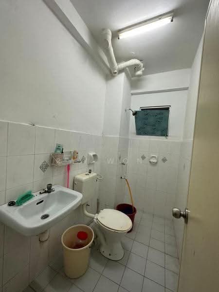 Pangsapuri untuk Dijual di Vista Seri Alam - Ray Wong - Bathroom - PropertyGuru.com.my
