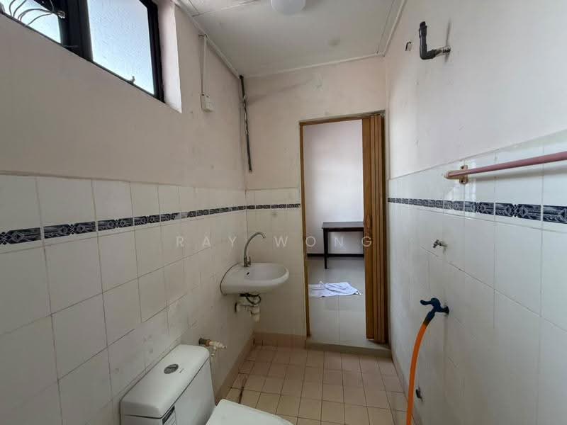 Semi-Detached House for Sale in Taman Megah Ria (Masai) - Ray Wong - Bathroom - PropertyGuru.com.my