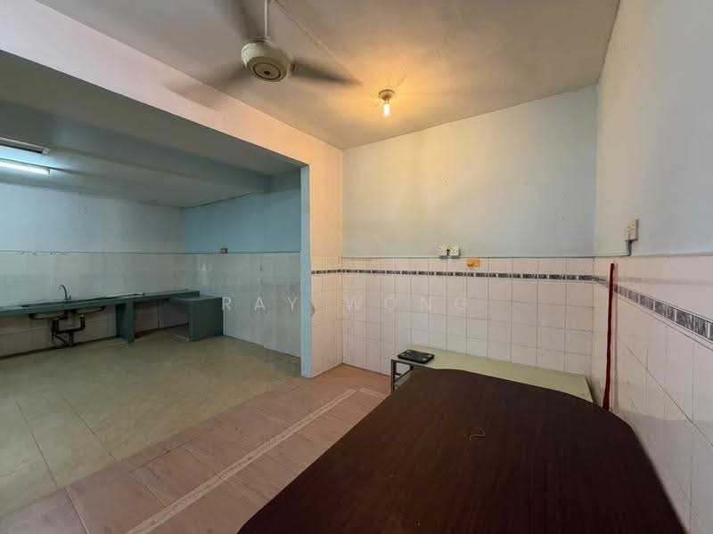 Semi-Detached House for Sale in Taman Megah Ria (Masai) - Ray Wong - Kitchen - PropertyGuru.com.my