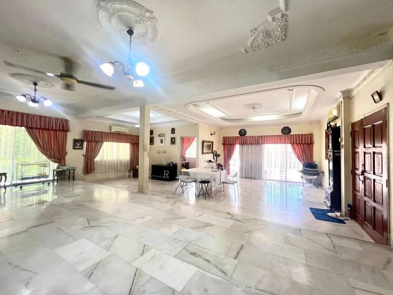 Bungalow House untuk Dijual di Shah Alam (Selangor) - Syafiq Sharifudin - Living Room - PropertyGuru.com.my