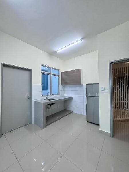 Kediaman Servis untuk Disewa di Residensi Nexus Kajang (PR1MA Kajang) - Bern Rugan - Kitchen - PropertyGuru.com.my